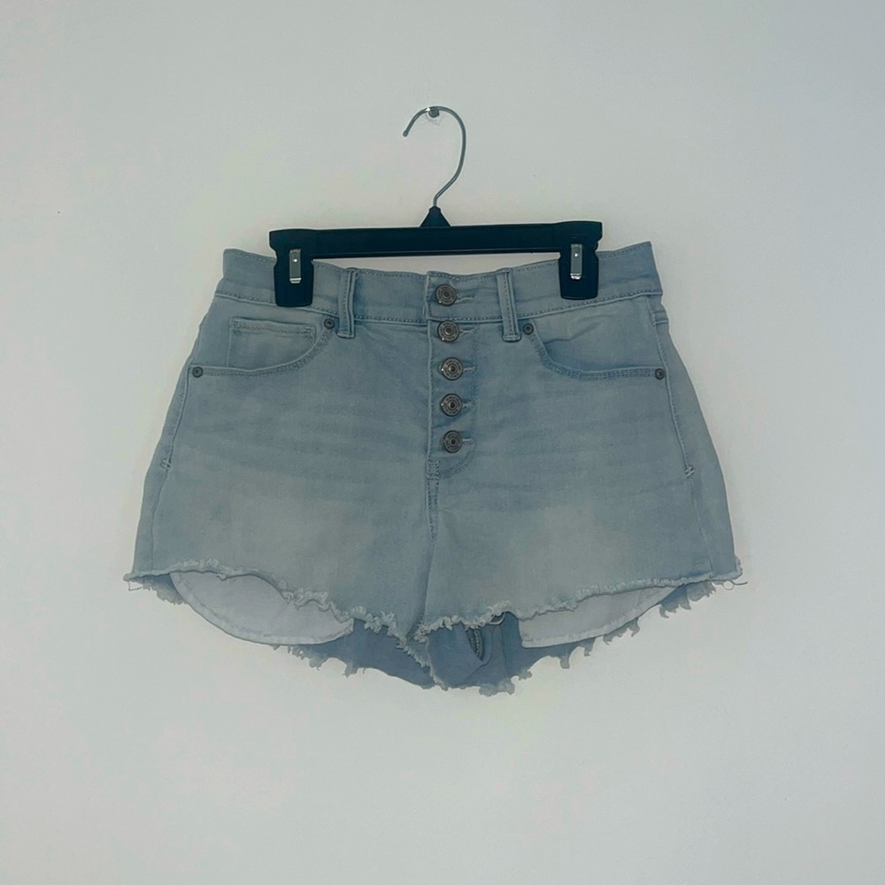 High-wasted light wash Jean shorts size 3